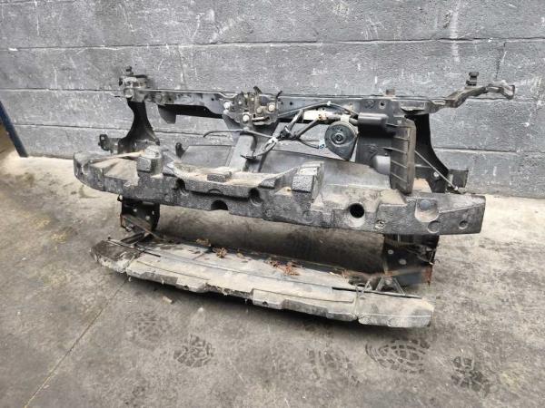 FACE AVANT NISSAN - Vue 2